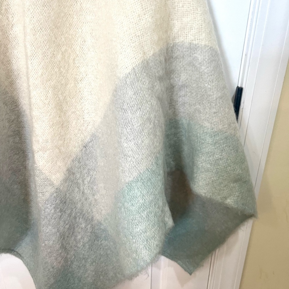 ๐ DONEGAL DESIGN IRELAND MOHAIR WOOL BLANKET CAPE - Picture 11 of 12
